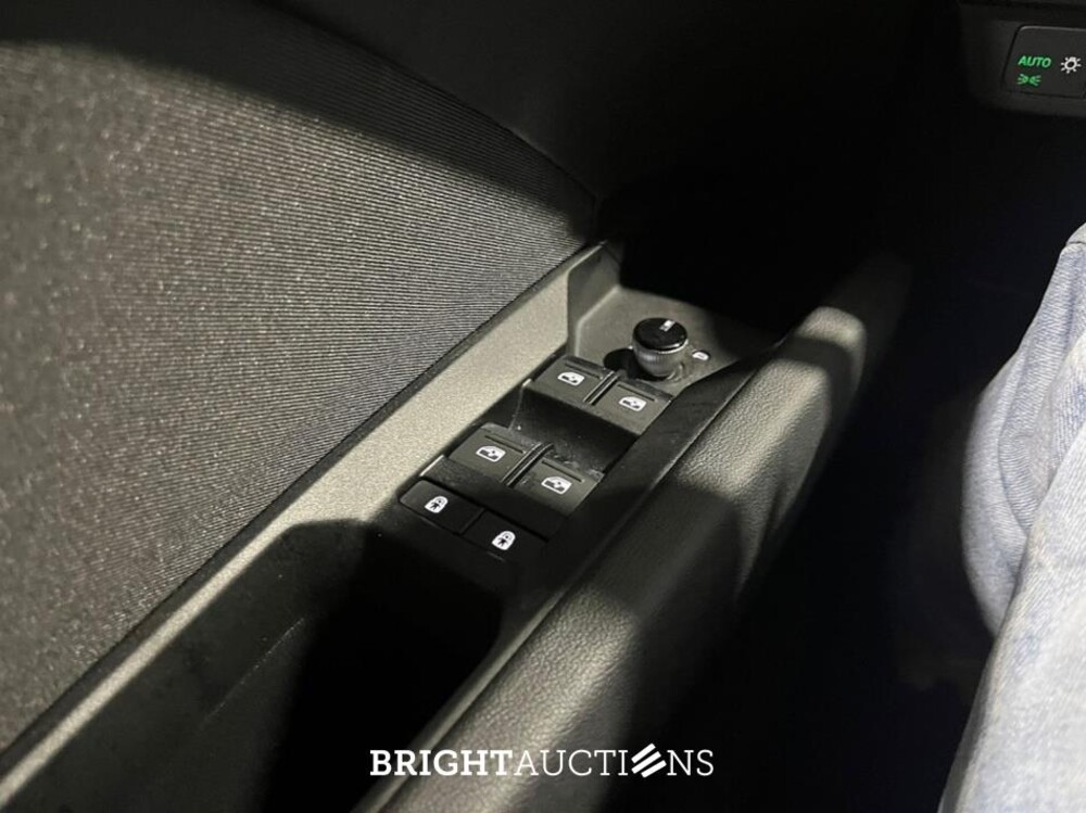 Audi Q4 e-tron 40 Advanced edition 77 kWh 204pk 2022 (Origineel-NL), R-729-ZP