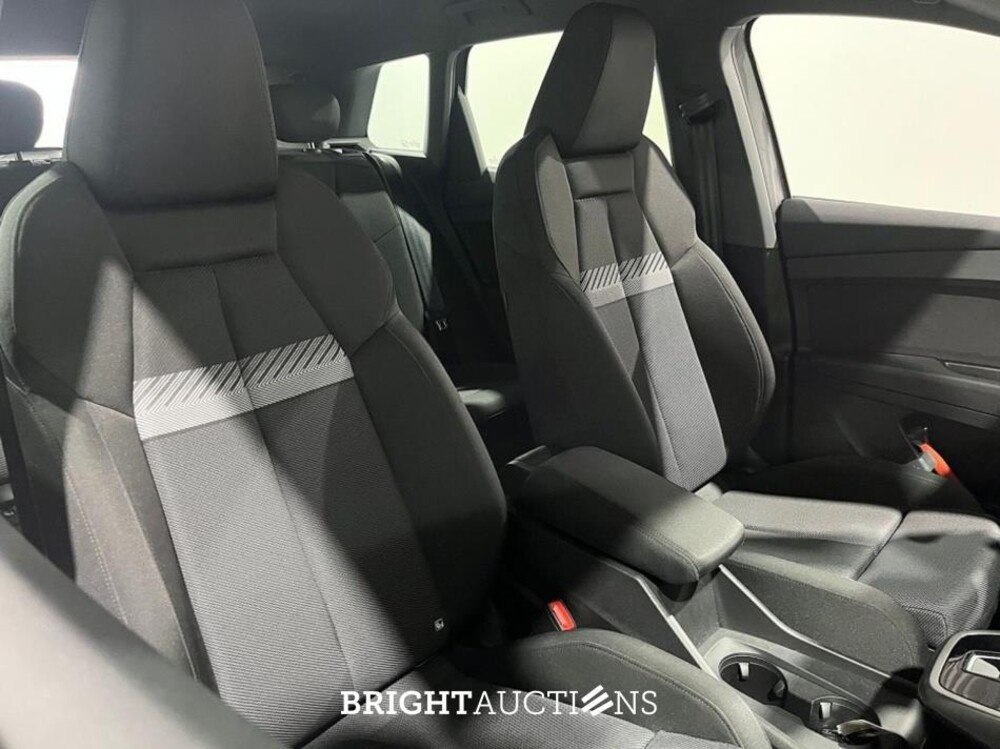 Audi Q4 e-tron 40 Advanced edition 77 kWh 204pk 2022 (Origineel-NL), R-729-ZP