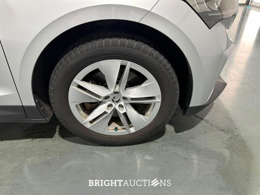 Škoda Enyaq 80 Warmtepomp 204pk 2022 (Origineel-NL), P-944-KG