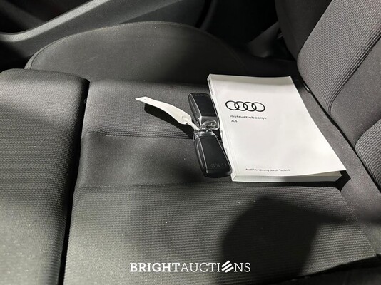 Audi A4 Avant 35 Advanced Edition TFSI 150pk 2022 (Origineel-NL), R-865-GR