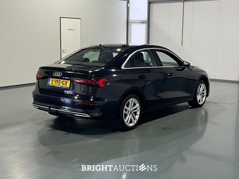 Audi A3 Limousine 30 Business edition TFSI 110pk 2021 (Origineel-NL), L-115-GX