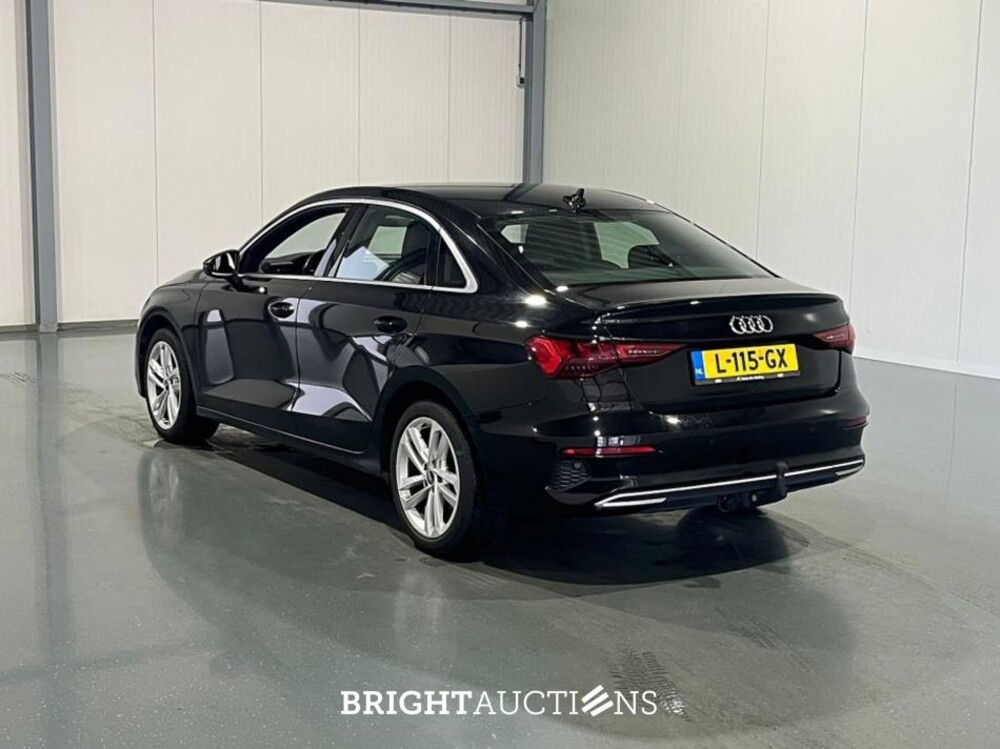 Audi A3 Limousine 30 Business edition TFSI 110pk 2021 (Origineel-NL), L-115-GX