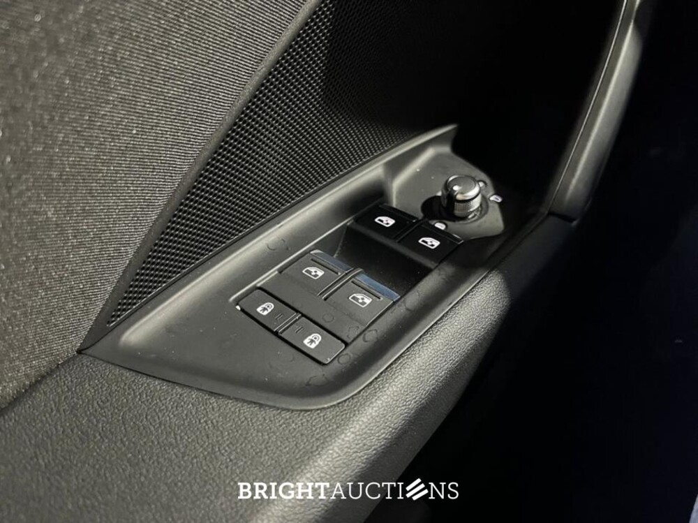 Audi A3 Limousine 30 Business edition TFSI 110pk 2021 (Origineel-NL), L-115-GX