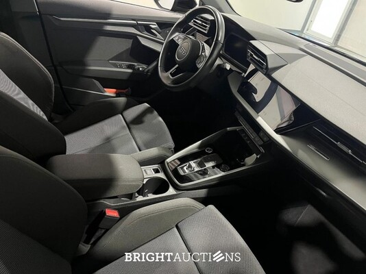 Audi A3 Limousine 30 Business edition TFSI 110pk 2021 (Origineel-NL), L-115-GX
