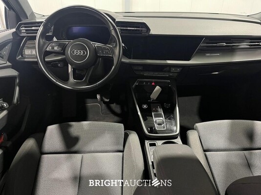 Audi A3 Limousine 30 Business edition TFSI 110pk 2021 (Origineel-NL), L-115-GX