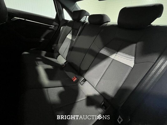 Audi A3 Limousine 30 Business edition TFSI 110pk 2021 (Origineel-NL), L-115-GX