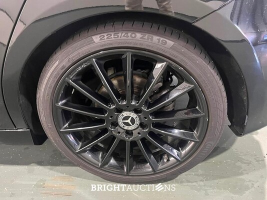 Mercedes-Benz A180 Premium AMG 136pk 2022 (Origineel-NL) A-klasse, P-368-SZ