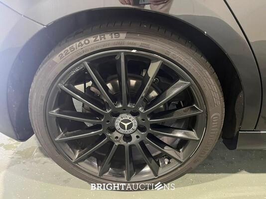 Mercedes-Benz A180 Premium AMG 136pk 2022 (Origineel-NL) A-klasse, P-368-SZ