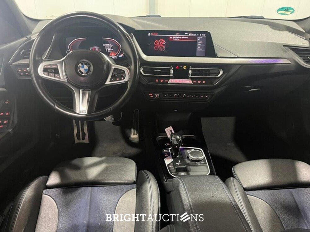 BMW 118i 1-serie Business Edition Plus M-pakket 136pk 2021 (Origineel-NL) 1-Serie, L-737-DN