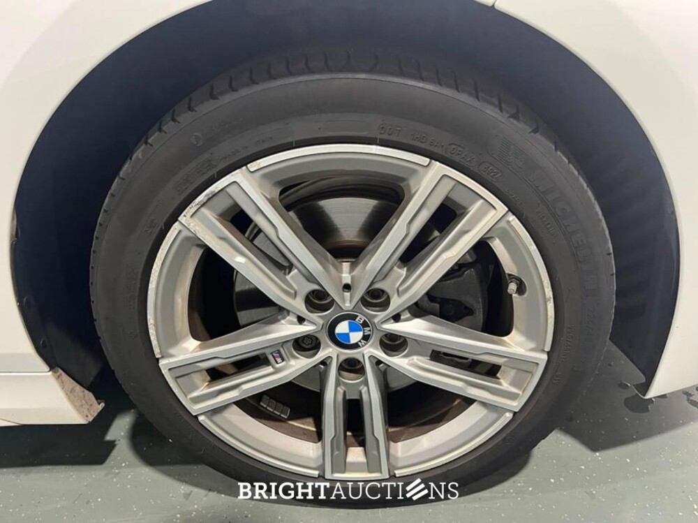 BMW 118i 1-serie Business Edition Plus M-pakket 136pk 2021 (Origineel-NL) 1-Serie, L-737-DN