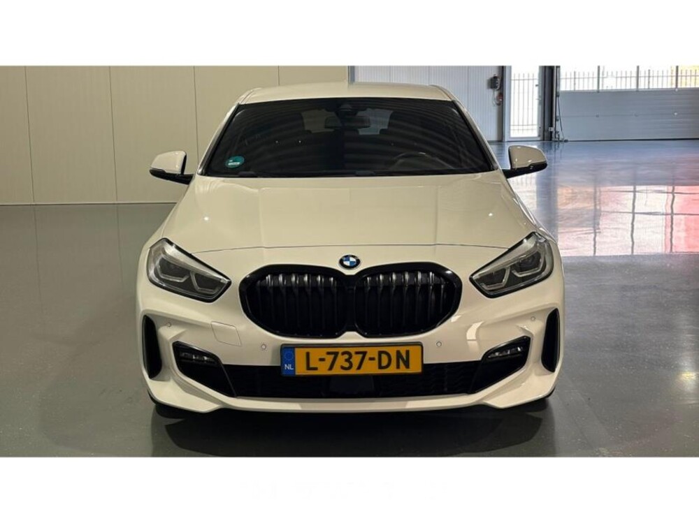 BMW 118i 1-serie Business Edition Plus M-pakket 136pk 2021 (Origineel-NL) 1-Serie, L-737-DN