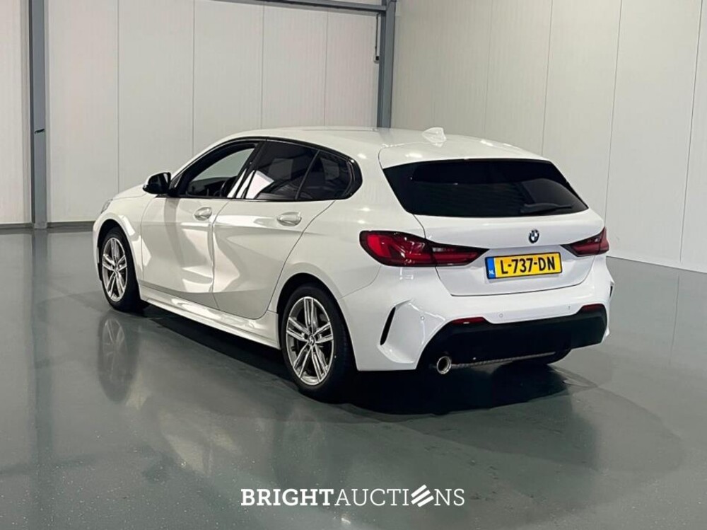 BMW 118i 1-serie Business Edition Plus M-pakket 136pk 2021 (Origineel-NL) 1-Serie, L-737-DN