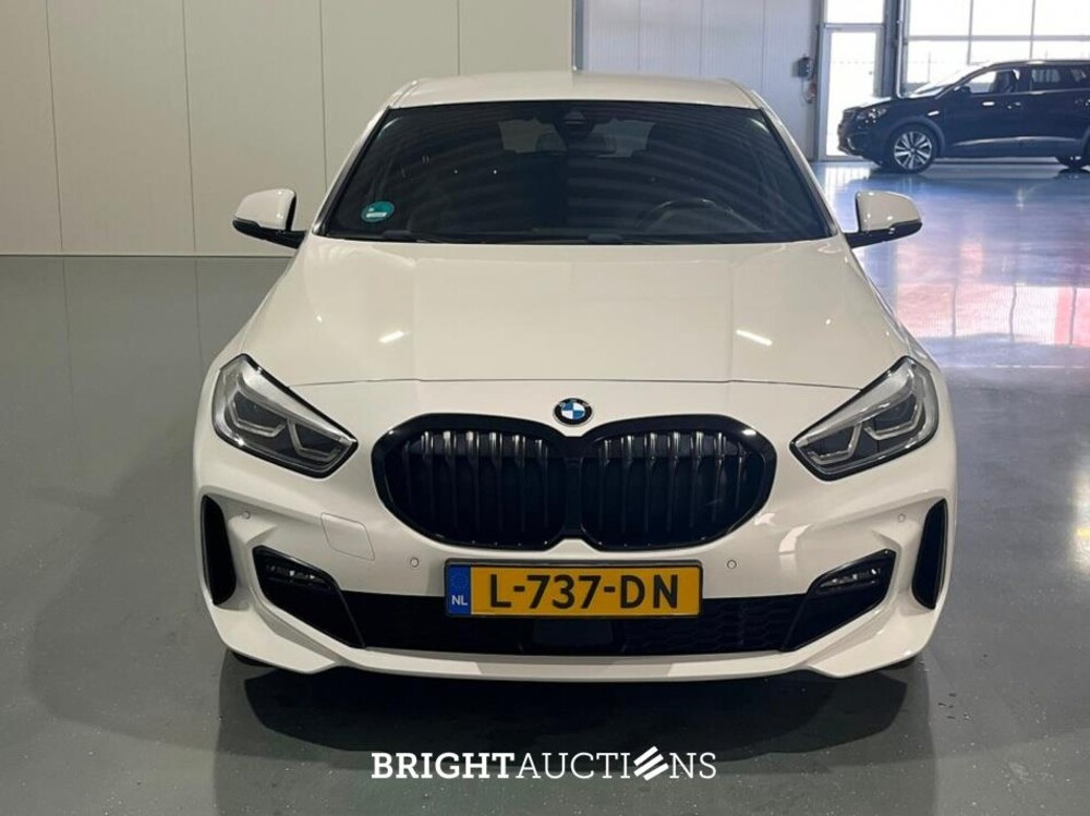 BMW 118i 1-serie Business Edition Plus M-pakket 136pk 2021 (Origineel-NL) 1-Serie, L-737-DN
