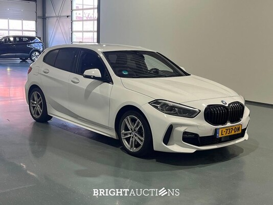 BMW 118i 1-serie Business Edition Plus M-pakket 136pk 2021 (Origineel-NL) 1-Serie, L-737-DN