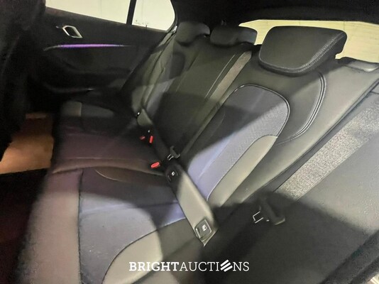 BMW 118i 1-serie Business Edition Plus M-pakket 136pk 2021 (Origineel-NL) 1-Serie, L-737-DN