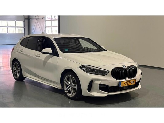 BMW 118i 1-serie Business Edition Plus M-pakket 136pk 2021 (Origineel-NL) 1-Serie, L-737-DN