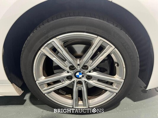 BMW 118i 1-serie Business Edition Plus M-pakket 136pk 2021 (Origineel-NL) 1-Serie, L-737-DN