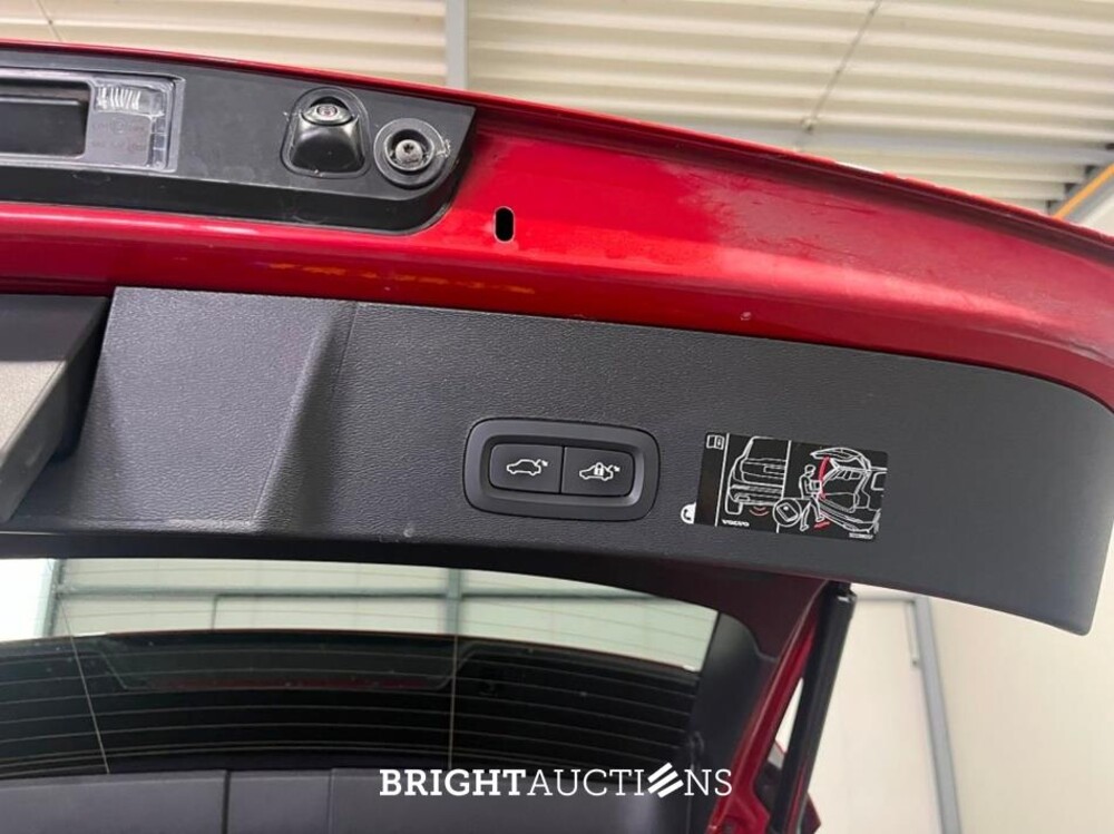 Volvo XC40 T5 Recharge Business Pro 1.5 261pk 2021 (Origineel-NL), L-561-DD