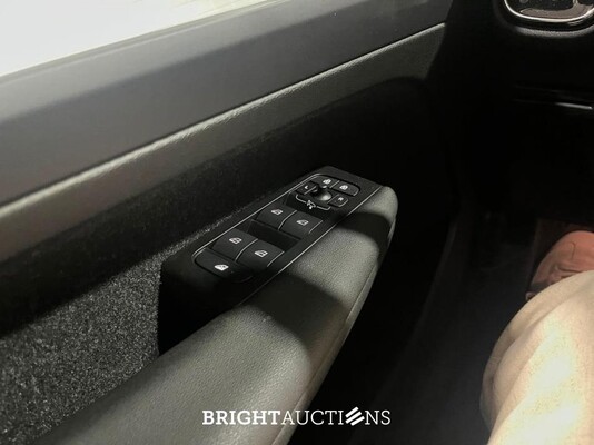 Volvo XC40 T5 Recharge Business Pro 1.5 261pk 2021 (Origineel-NL), L-561-DD