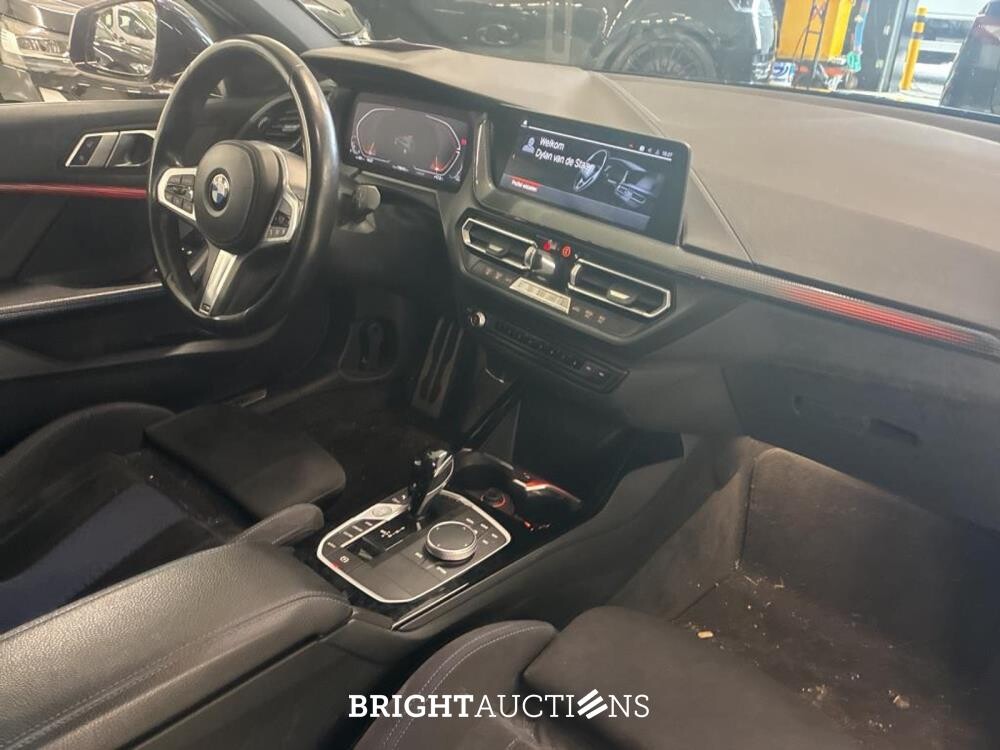 BMW 118i 1-serie High Executive 136pk 2022 (Origineel-NL) 1-Serie, N-952-VX