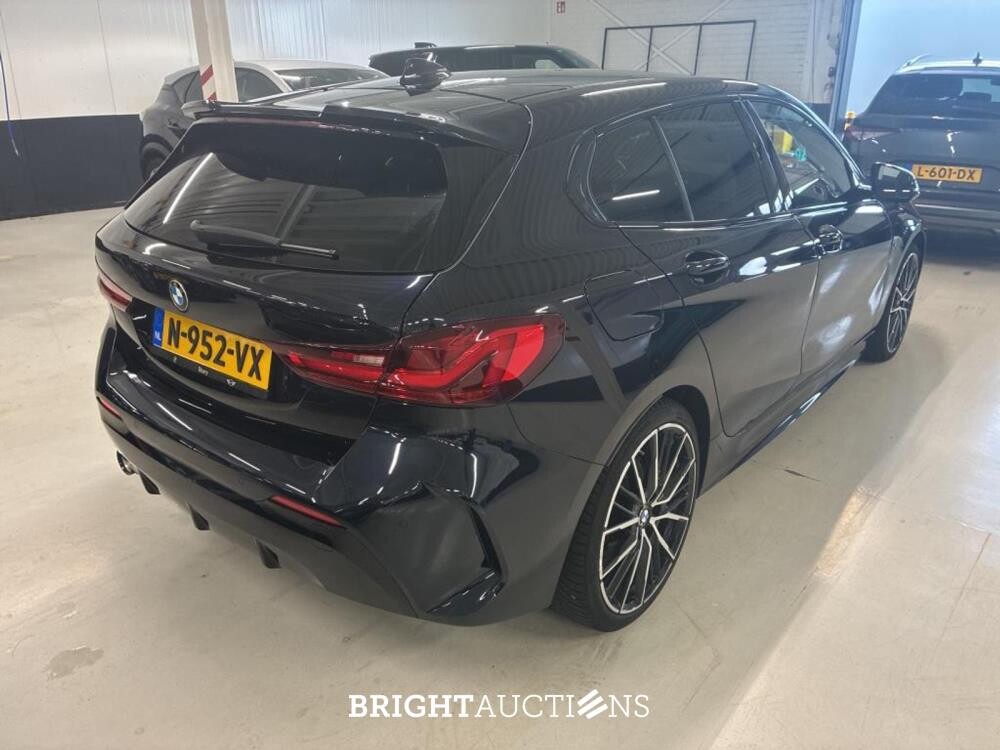 BMW 118i 1-serie High Executive 136pk 2022 (Origineel-NL) 1-Serie, N-952-VX