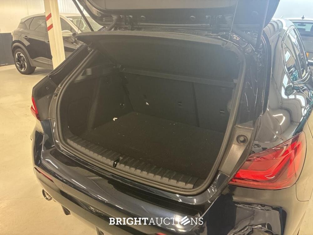 BMW 118i 1-serie High Executive 136pk 2022 (Origineel-NL) 1-Serie, N-952-VX