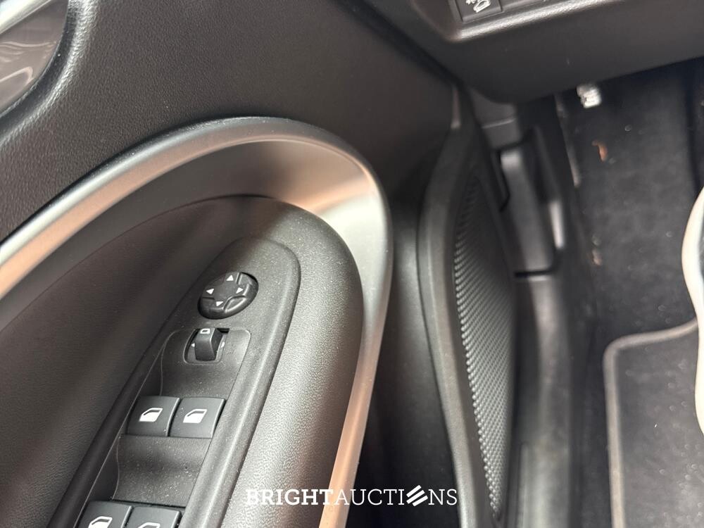 Jeep Avenger Longitude 1.2 101pk 2023 (Origineel-NL), T-703-ZF