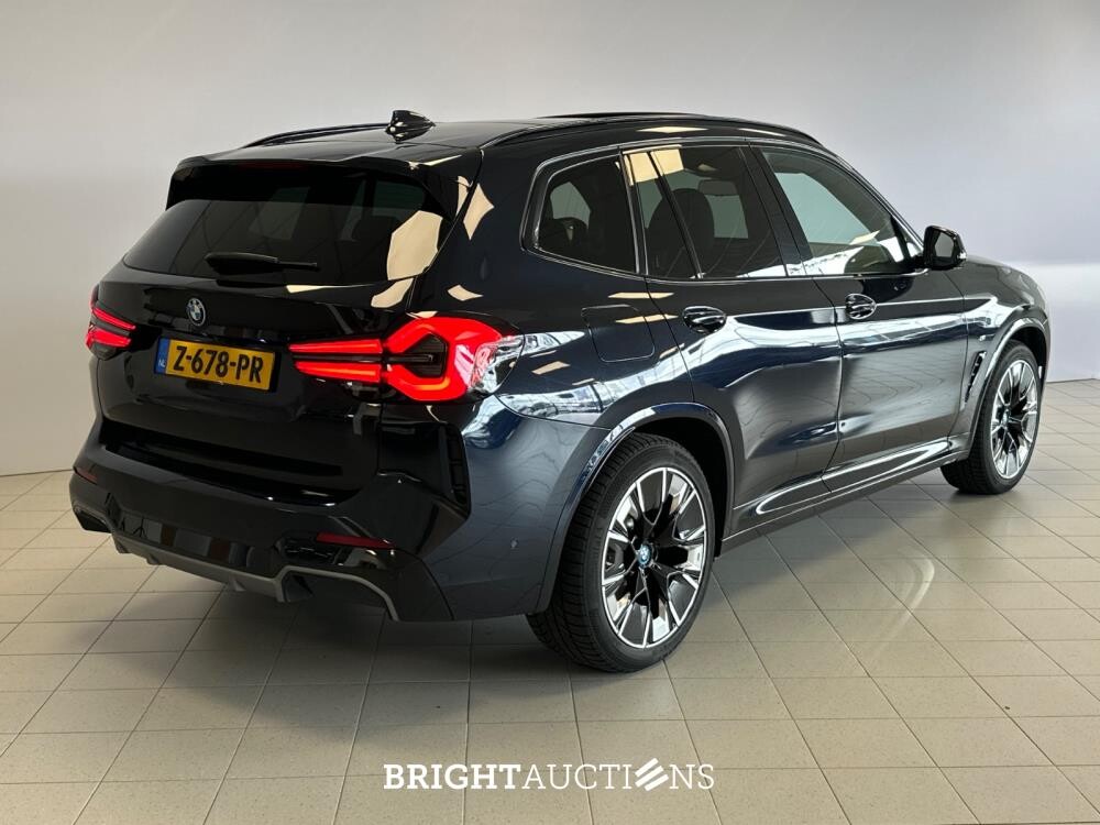 BMW iX3 High Executive Edition 80 kWh 286pk 2024 (Origineel-NL), Z-678-PR