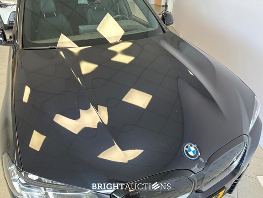 BMW iX3 High Executive Edition 80 kWh 286pk 2024 (Origineel-NL), Z-678-PR