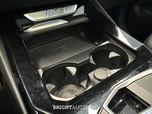 BMW iX3 High Executive Edition 80 kWh 286pk 2024 (Origineel-NL), Z-678-PR