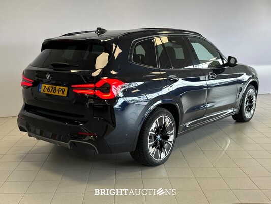 BMW iX3 High Executive Edition 80 kWh 286pk 2024 (Origineel-NL), Z-678-PR