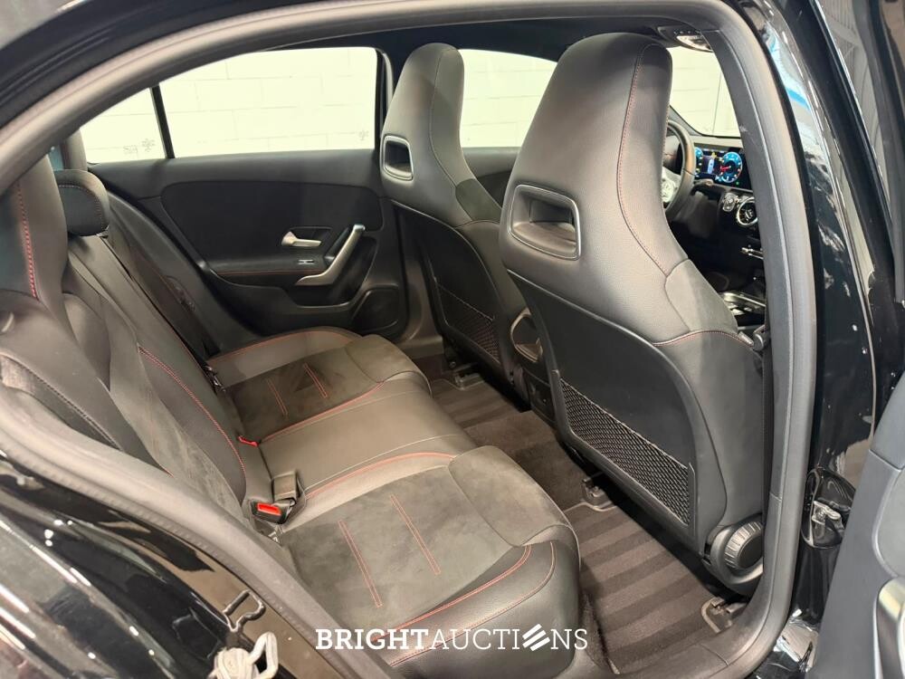 Mercedes-Benz A180 Business Solution AMG 136pk 2020 A-klasse, N-787-RK