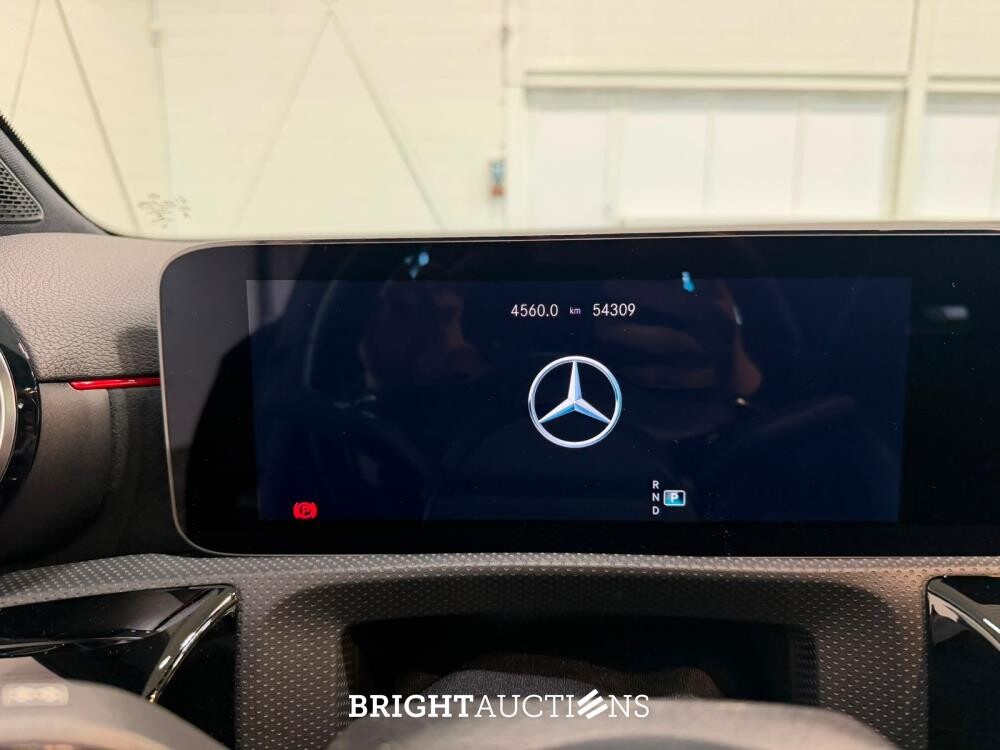 Mercedes-Benz A180 Business Solution AMG 136pk 2020 A-klasse, N-787-RK