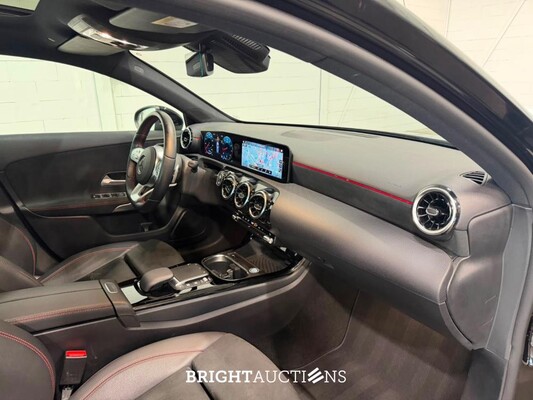 Mercedes-Benz A180 Business Solution AMG 136pk 2020 A-klasse, N-787-RK