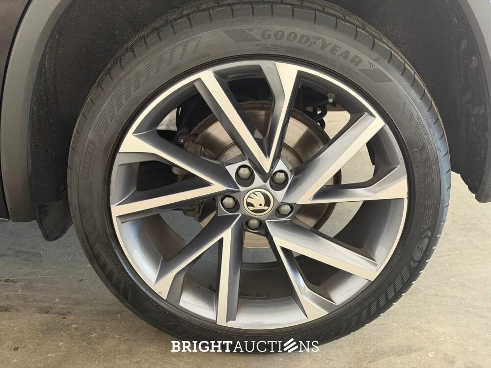 Škoda Kodiaq 4x4 Sportline Business 7p 2.0 TSI 190pk 2022, P-353-NB