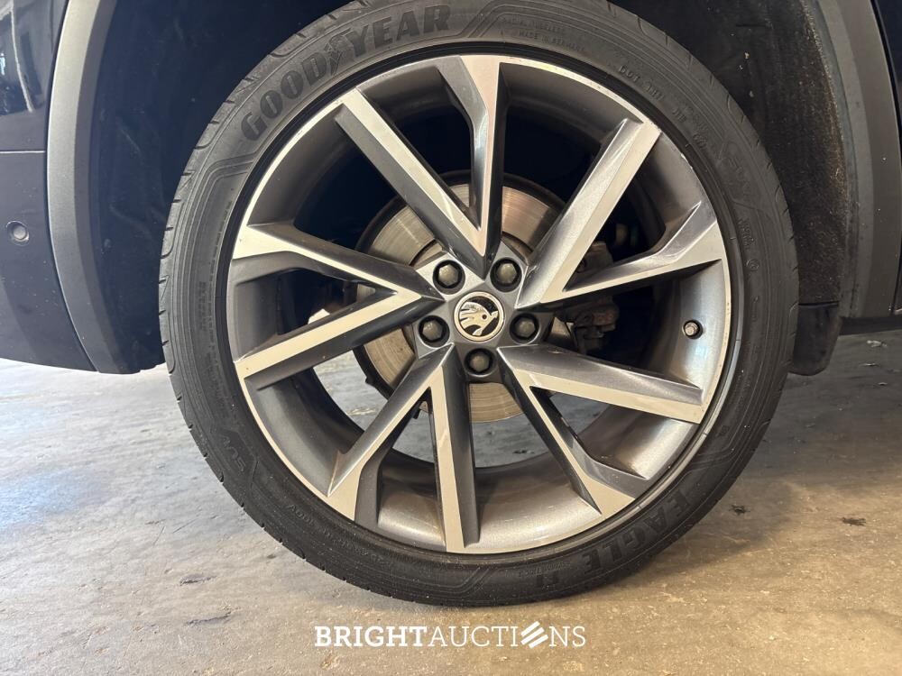 Škoda Kodiaq 4x4 Sportline Business 7p 2.0 TSI 190pk 2022, P-353-NB