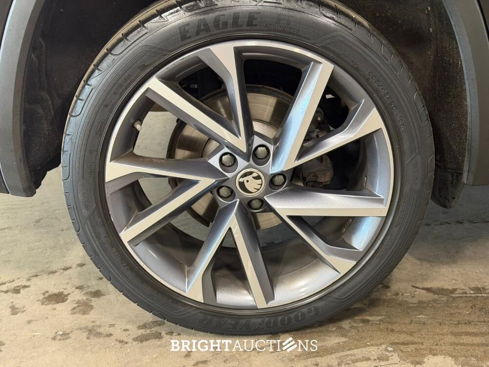 Škoda Kodiaq 4x4 Sportline Business 7p 2.0 TSI 190pk 2022, P-353-NB