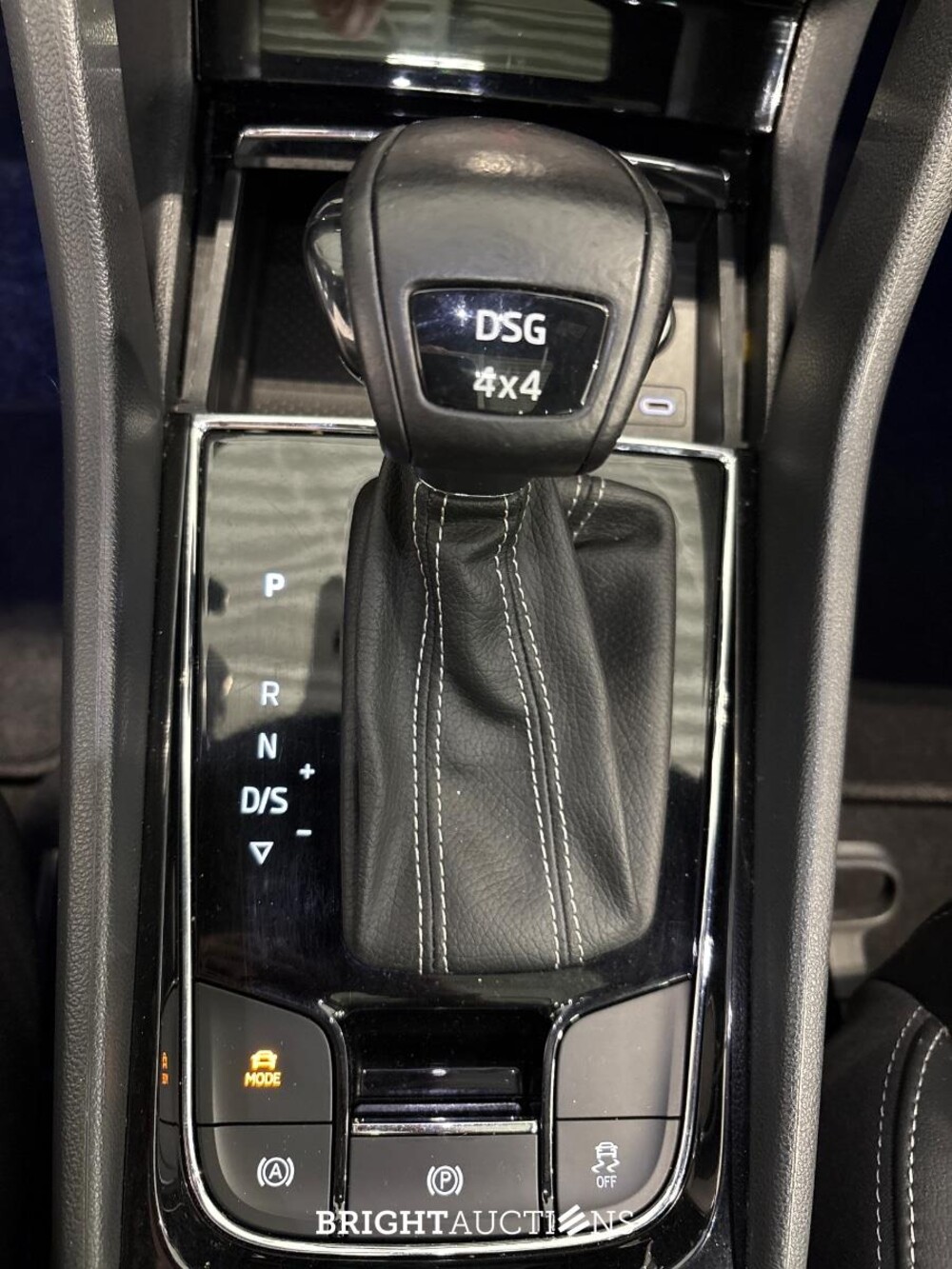 Škoda Kodiaq 4x4 Sportline Business 7p 2.0 TSI 190pk 2022, P-353-NB