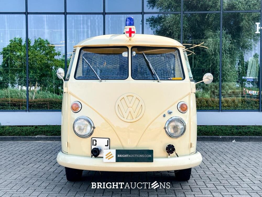 Volkswagen T1 Ambulance Transporter 1500-27 1965, BE-02-41