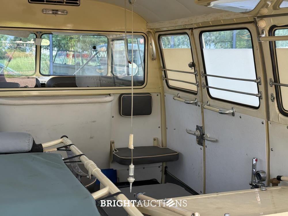 Volkswagen T1 Ambulance Transporter 1500-27 1965, BE-02-41