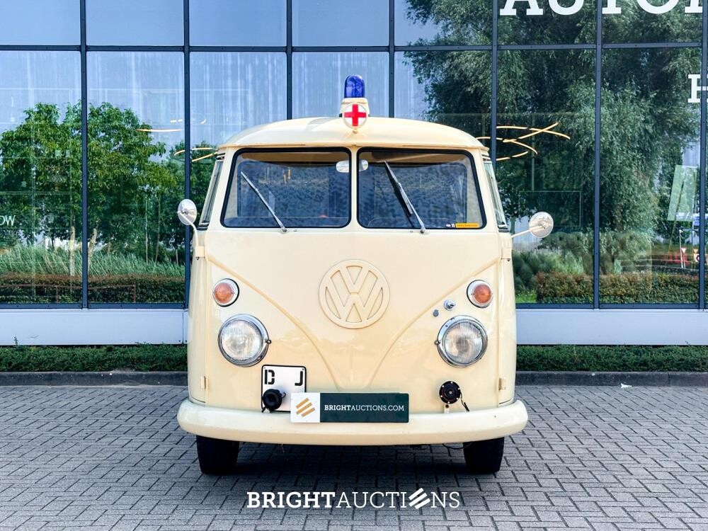 Volkswagen T1 Ambulance Transporter 1500-27 1965, BE-02-41