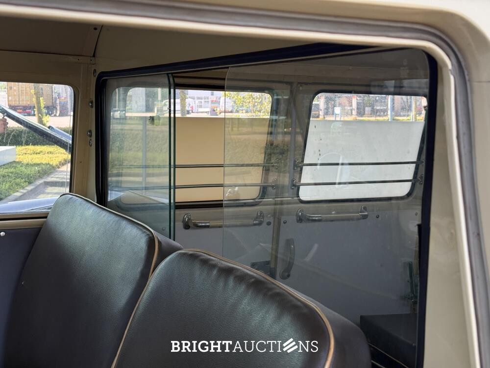 Volkswagen T1 Ambulance Transporter 1500-27 1965, BE-02-41