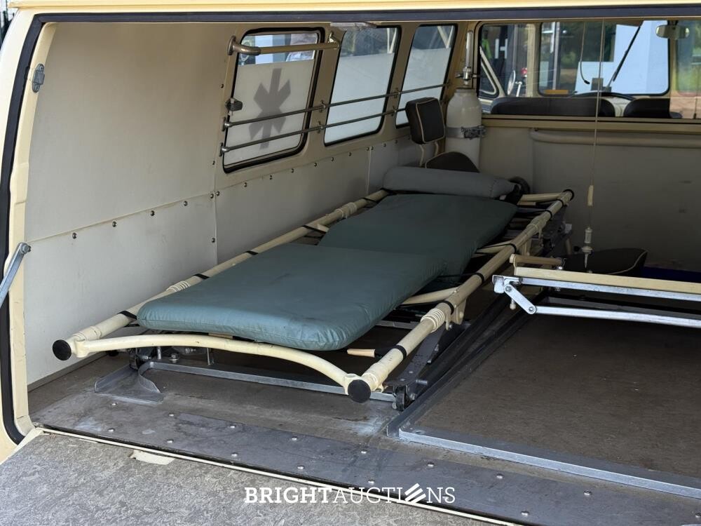 Volkswagen T1 Ambulance Transporter 1500-27 1965, BE-02-41