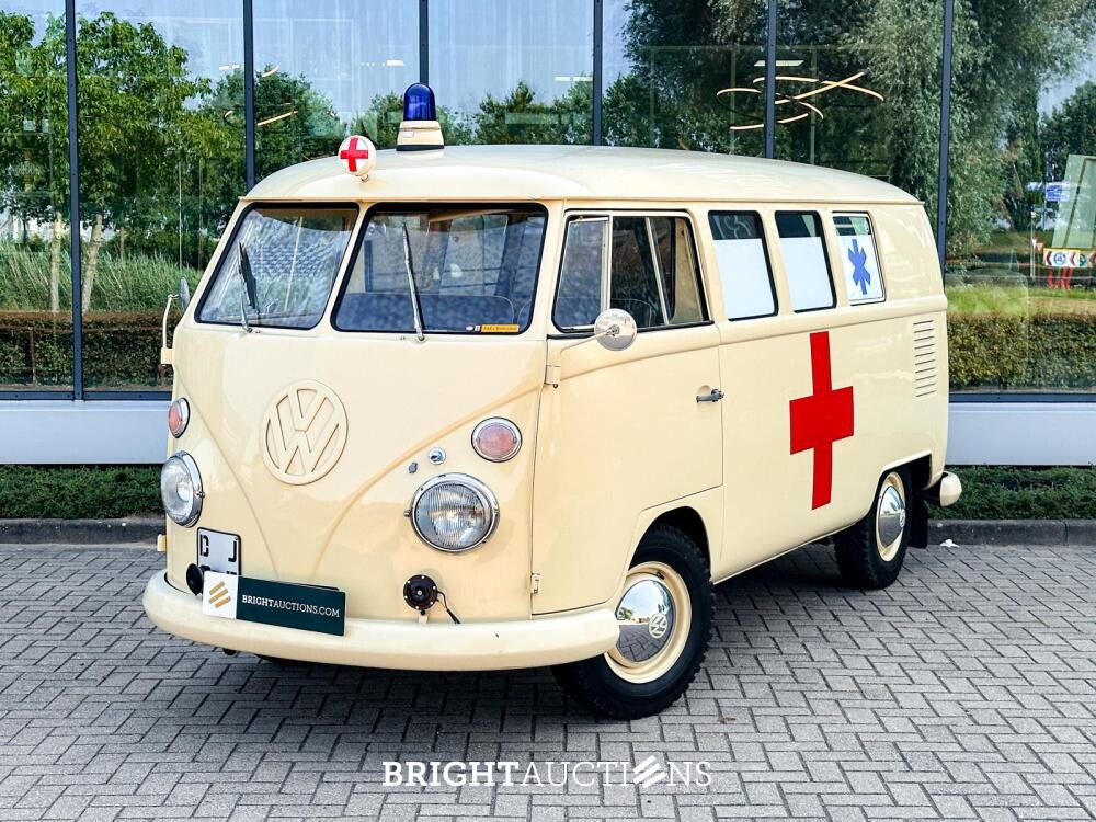Volkswagen T1 Ambulance Transporter 1500-27 1965, BE-02-41