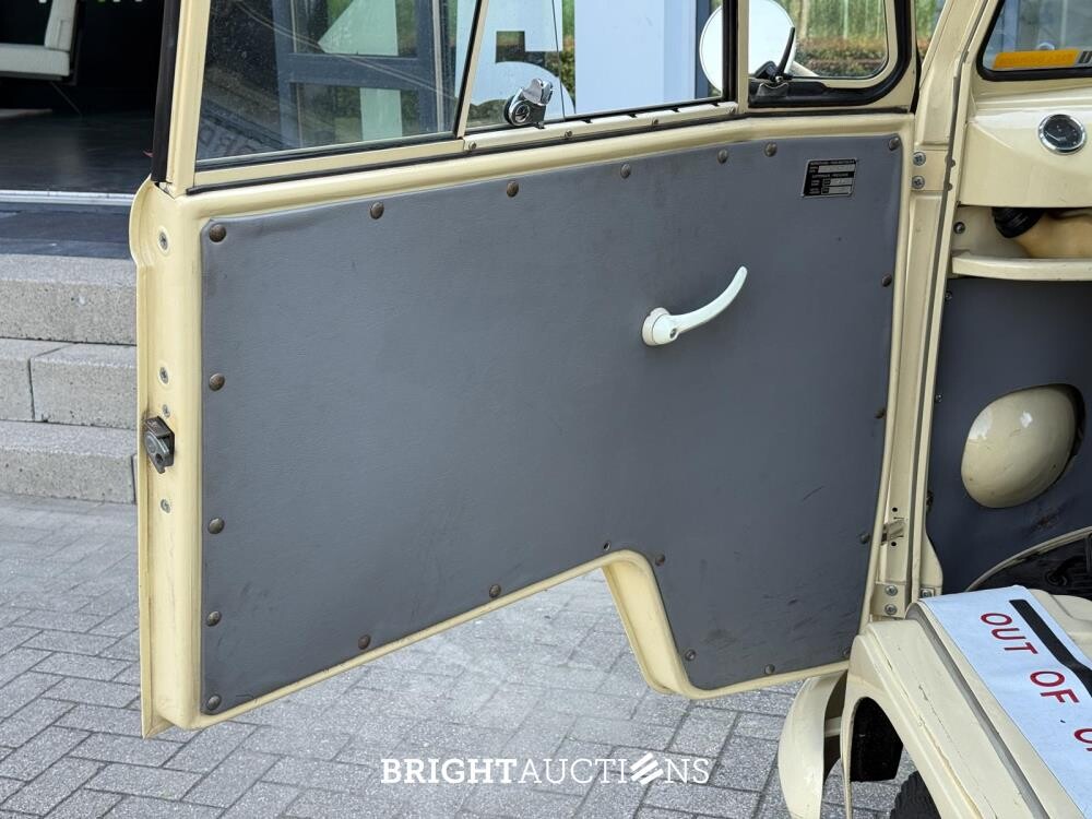 Volkswagen T1 Ambulance Transporter 1500-27 1965, BE-02-41