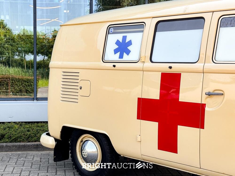 Volkswagen T1 Ambulance Transporter 1500-27 1965, BE-02-41