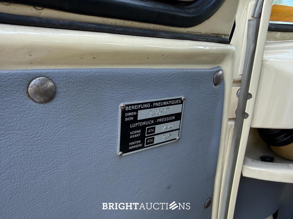 Volkswagen T1 Ambulance Transporter 1500-27 1965, BE-02-41