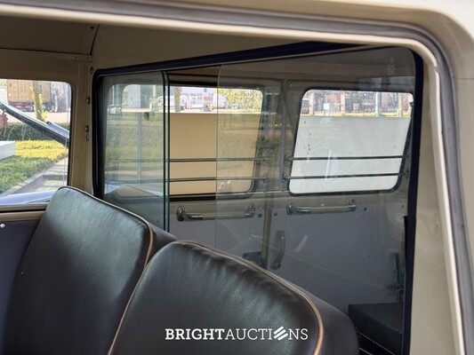 Volkswagen T1 Ambulance Transporter 1500-27 1965, BE-02-41
