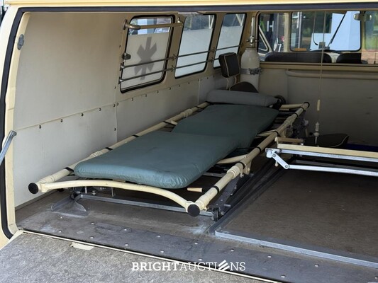 Volkswagen T1 Ambulance Transporter 1500-27 1965, BE-02-41