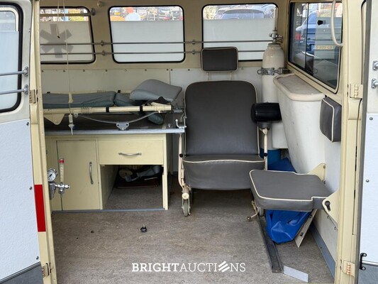 Volkswagen T1 Ambulance Transporter 1500-27 1965, BE-02-41